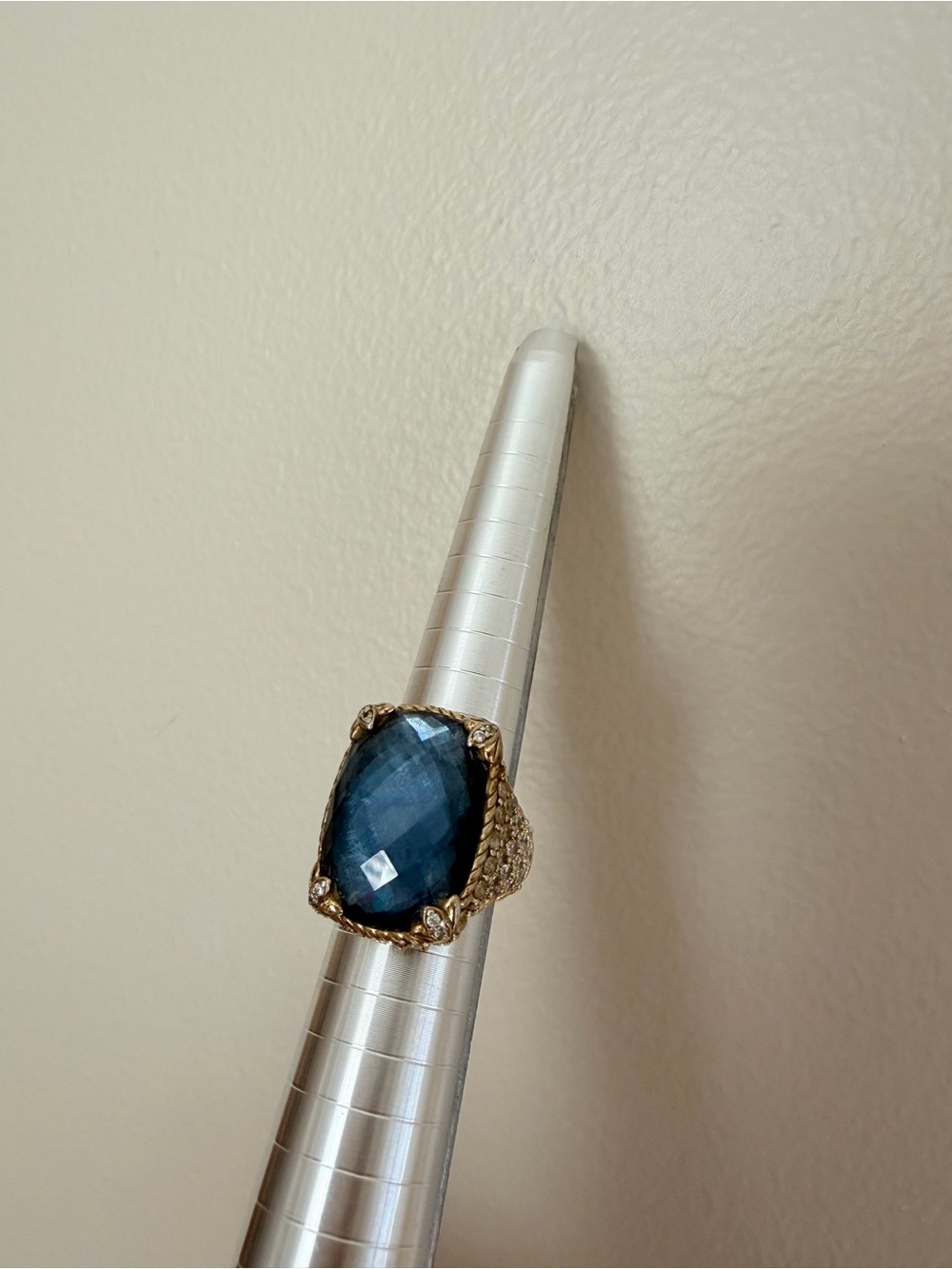 RARE Judith Ripka 925 Gold-Tone Ring with Deep Blue Cabochon and Pavé Accents - Picture 5 of 11